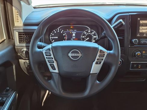 Used 2023 Nissan Titan SV image 15