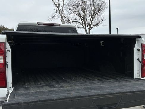 Used 2021 Chevrolet Silverado 2500 LT w/ Z71 Off-Road Package image 27