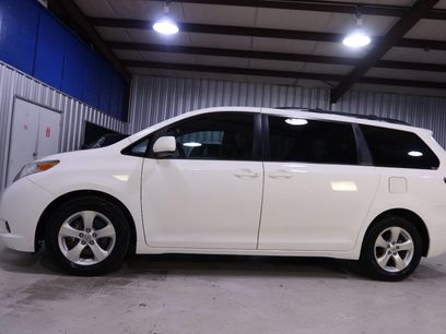 Used 2015 Toyota Sienna LE
