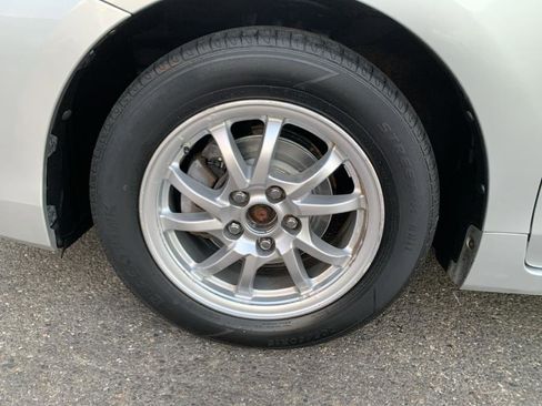 Used 2016 Toyota Prius V Five image 21