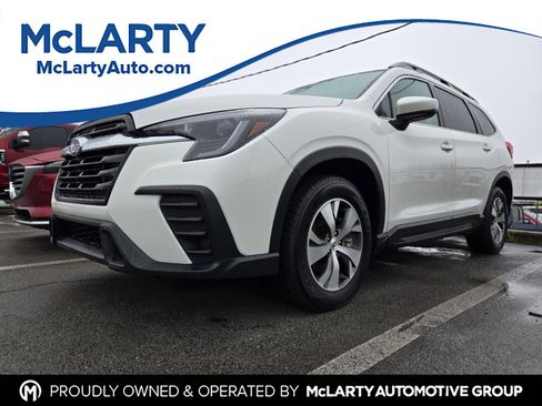 Used 2024 Subaru Ascent Premium w/ Convenience Package image 1