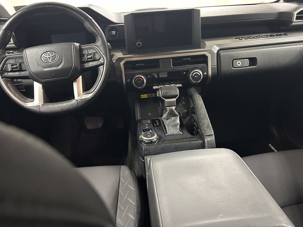 Used 2024 Toyota Tacoma SR5 AWD/4WD image 15