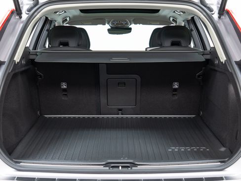 New 2026 Volvo XC60 B5 Plus w/ Climate Package AWD/4WD image 10
