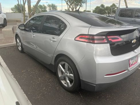 Used 2012 Chevrolet Volt Premium w/ Premium Trim Package FWD image 5