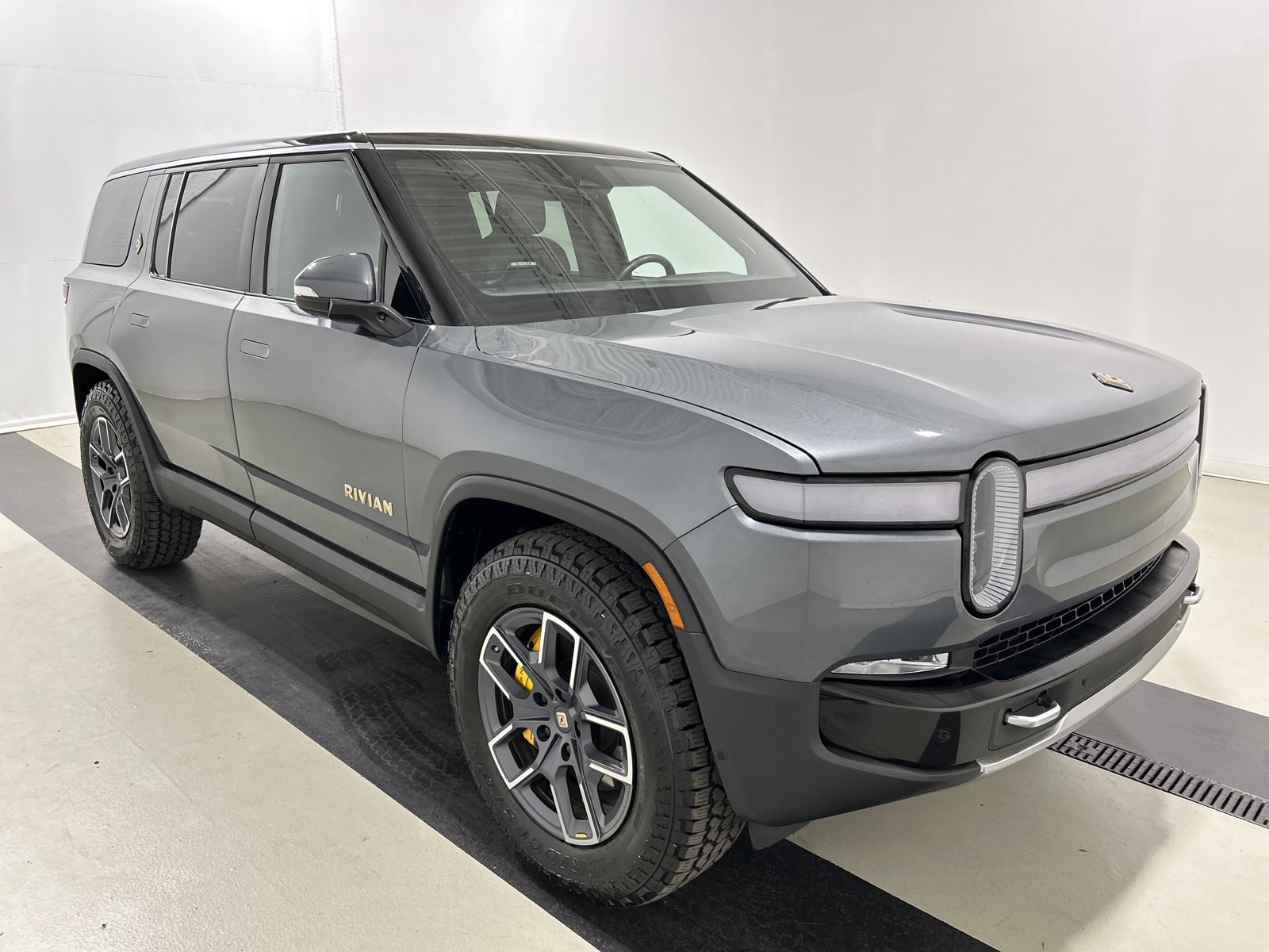Used 2022 Rivian R1S Launch Edition Quad AWD/4WD image 7