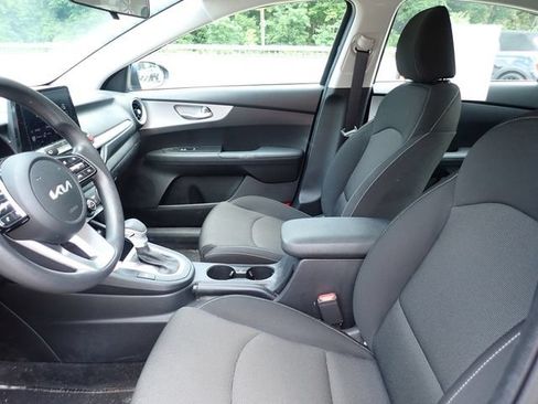 Used 2024 Kia Forte LXS w/ LXS Technology Package FWD image 10