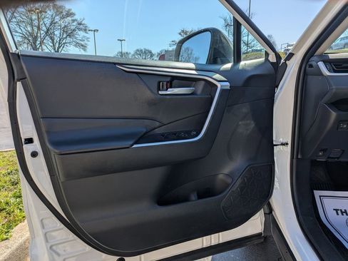 Used 2025 Toyota RAV4 XLE image 11