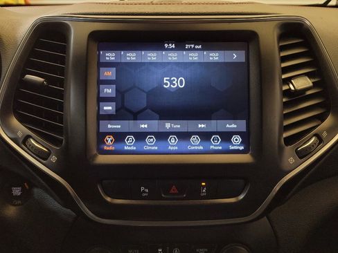 Used 2021 Jeep Cherokee Trailhawk w/ Premium Leather Package image 25