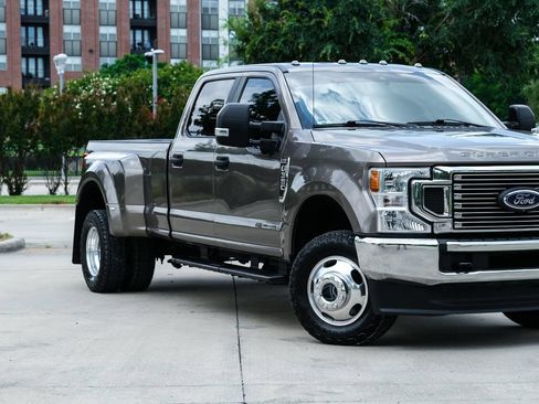 Used 2020 Ford F350 XL w/ STX Appearance Package AWD/4WD image 2