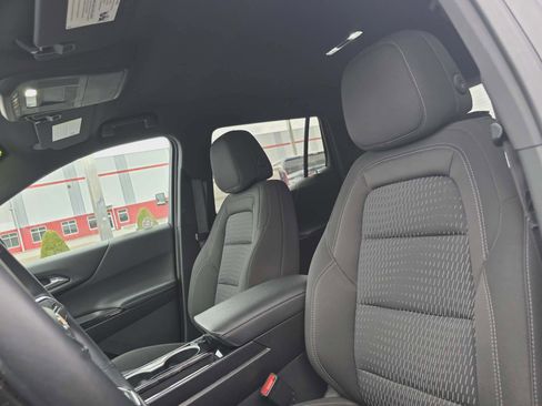Used 2025 Chevrolet Equinox LT image 12