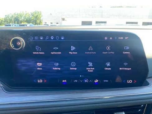 Used 2025 Chevrolet Suburban LS AWD/4WD image 29