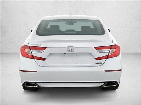 Used 2022 Honda Accord Touring image 6