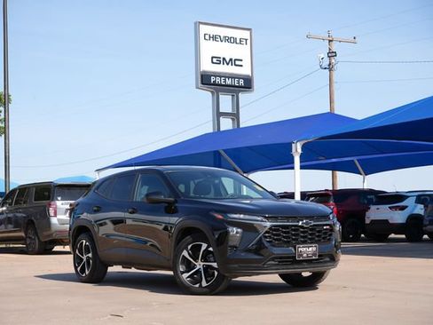 Used 2025 Chevrolet Trax RS w/ Sunroof Package FWD image 1
