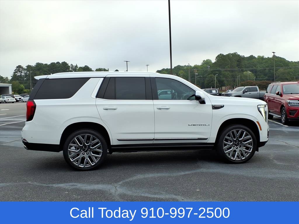 Used 2025 GMC Yukon Denali Ultimate w/ LPO, Floor Liner Package AWD/4WD image 4