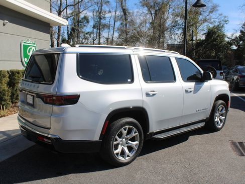 Used 2022 Jeep Wagoneer Series II image 4