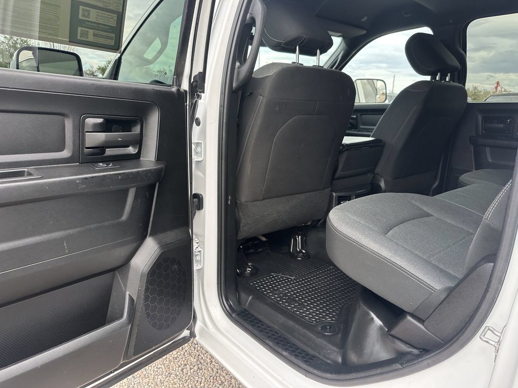 Used 2022 RAM 3500 Tradesman w/ Chrome Appearance Group AWD/4WD image 28