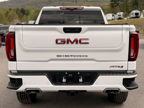 Used 2025 GMC Sierra 1500 AT4 w/ Technology Package AWD/4WD image 6
