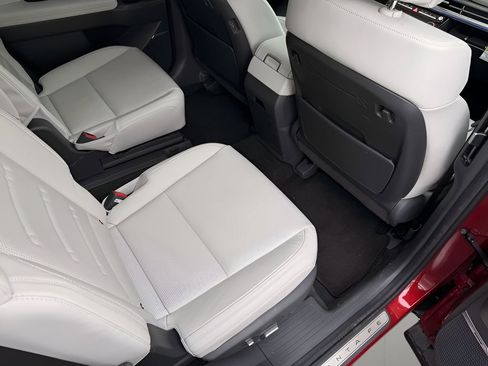 Used 2025 Hyundai Santa Fe Calligraphy image 21