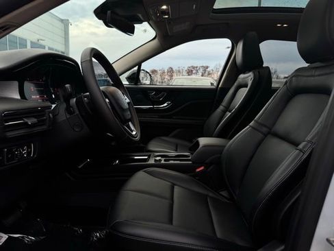 New 2026 Lincoln Corsair Premiere image 16