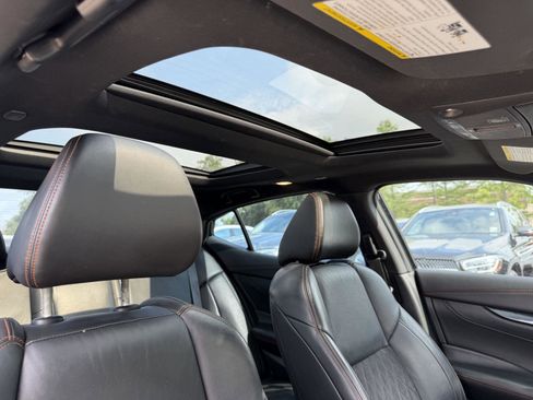 Used 2022 Nissan Maxima SR w/ Sport Mat Group FWD image 29