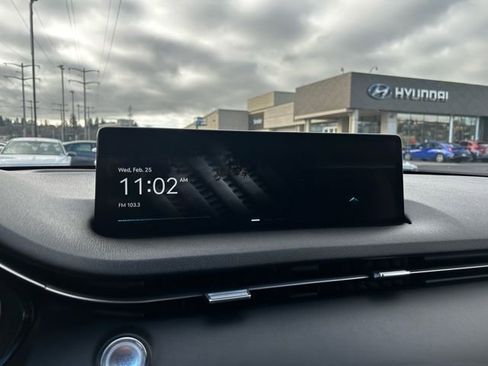 Used 2025 Genesis GV70 2.5T Select image 22