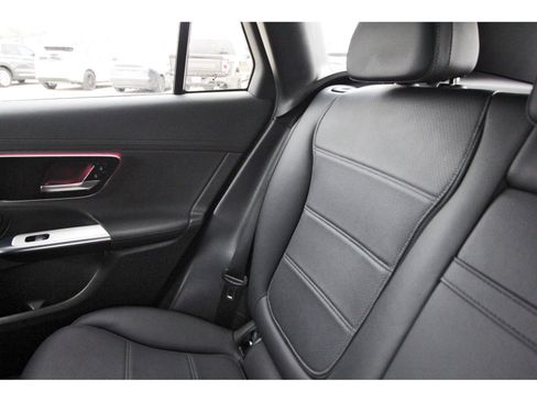 Used 2025 Mercedes-Benz GLC 300 image 14