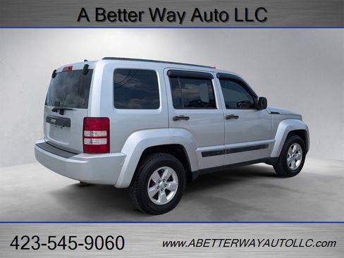 Used 2012 Jeep Liberty Sport RWD image 6
