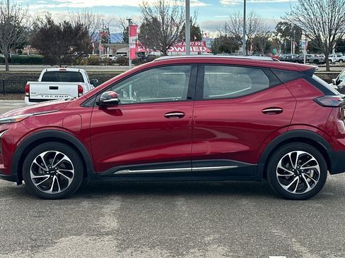 Used 2022 Chevrolet Bolt EUV Premier w/ Sun & Sound Package image 7