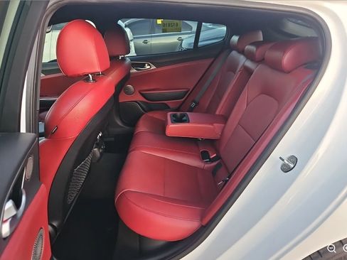 Used 2020 Kia Stinger GT1 AWD/4WD image 9