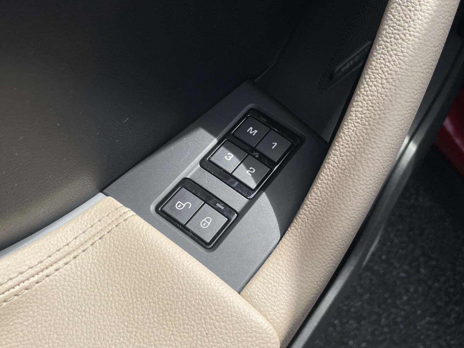 Used 2018 Jaguar F-PACE Premium AWD/4WD image 43