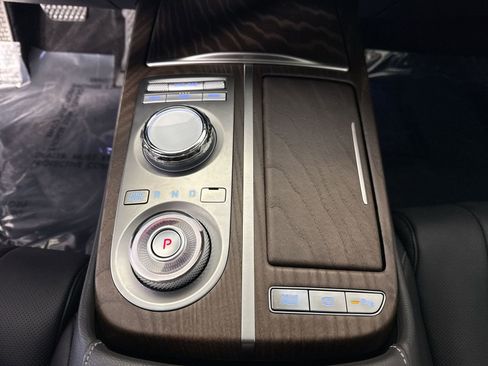 Used 2024 Genesis G80 image 17