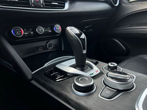 Used 2023 Alfa Romeo Stelvio Sprint image 57