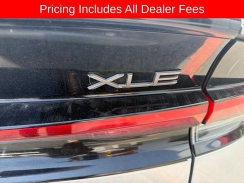 Used 2023 Toyota Prius XLE FWD image 7