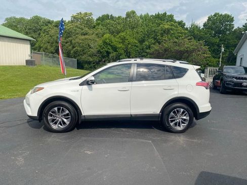 Used 2016 Toyota RAV4 XLE AWD/4WD image 8