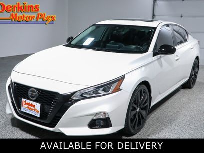 Used 2022 Nissan Altima 2.5 SR w/ Midnight Edition Package