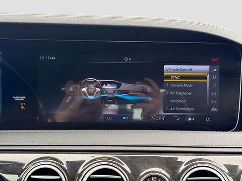 Used 2018 Mercedes-Benz S 560 4MATIC Sedan image 33