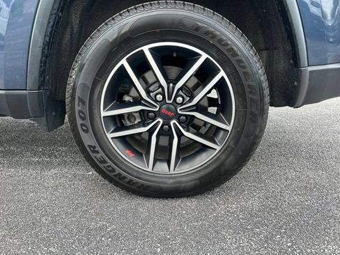 Used 2019 Jeep Grand Cherokee Trailhawk w/ Trailhawk Luxury Group AWD/4WD image 6