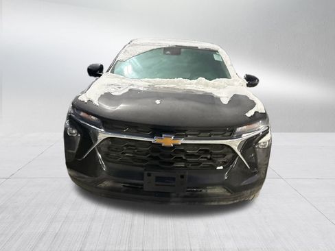 Used 2026 Chevrolet Trax LS w/ LS Convenience Package image 2