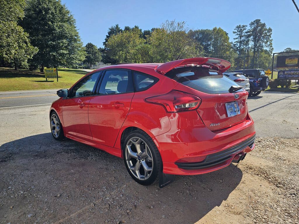 Used 2016 Ford Focus ST FWD image 3