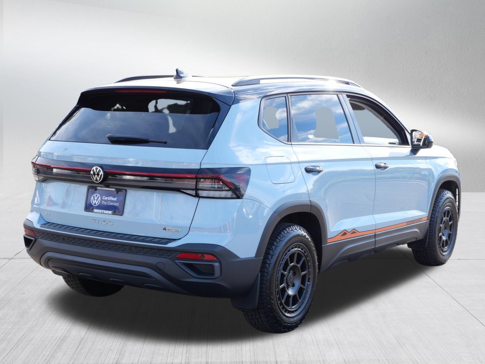 Certified 2025 Volkswagen Taos SE AWD/4WD image 7