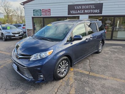 Used 2019 Toyota Sienna XLE w/ XLE Navigation Package