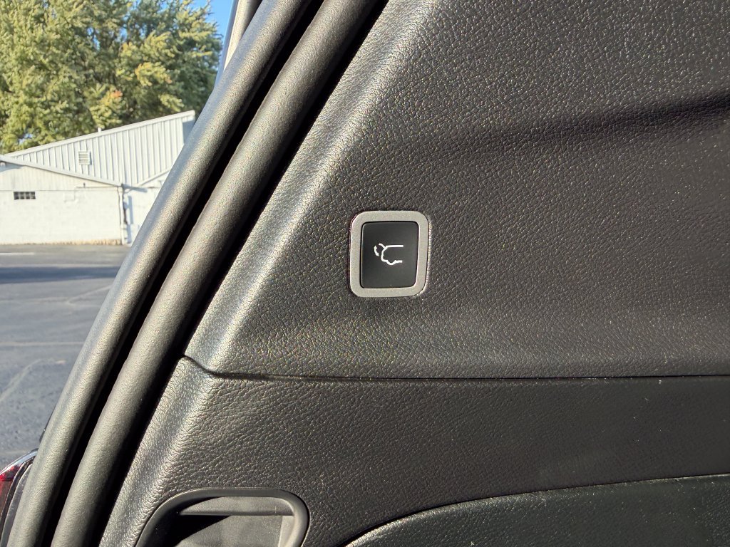 Used 2026 Chrysler Pacifica Select FWD image 14
