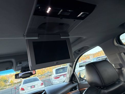 Used 2016 Cadillac Escalade ESV Premium AWD/4WD image 24