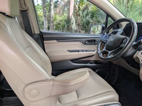 Used 2018 Honda Odyssey EX-L image 10