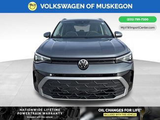 New 2026 Volkswagen Taos SE video 2