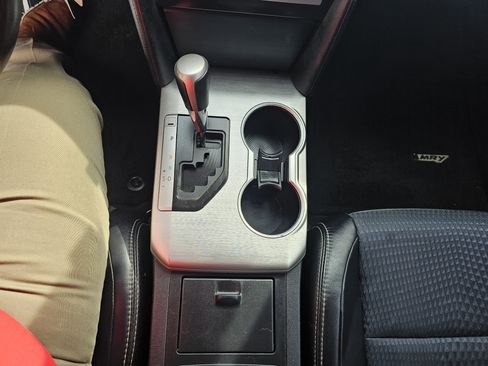 Used 2012 Toyota Camry SE image 23