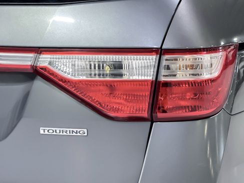 Used 2013 Honda Odyssey Touring Elite image 31