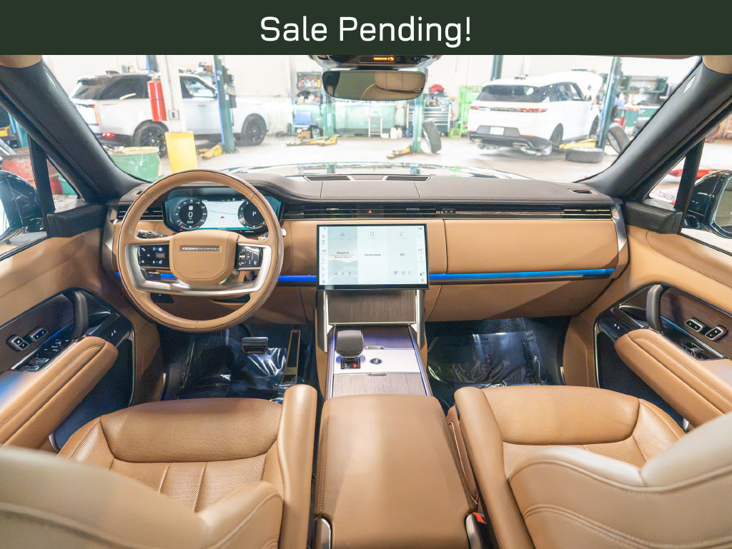 Certified 2025 Land Rover Range Rover SE AWD/4WD image 17