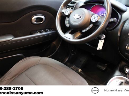 Used 2015 Kia Soul FWD image 10