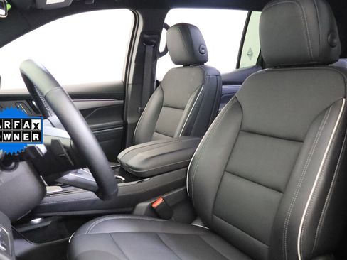 Certified 2025 Buick Enclave Preferred FWD image 20